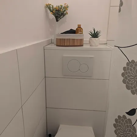 Cozy With Private Bathroom And Terrasse Apartment Hilden