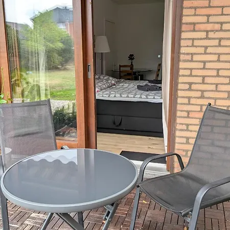 Cozy With Private Bathroom And Terrasse Hilden